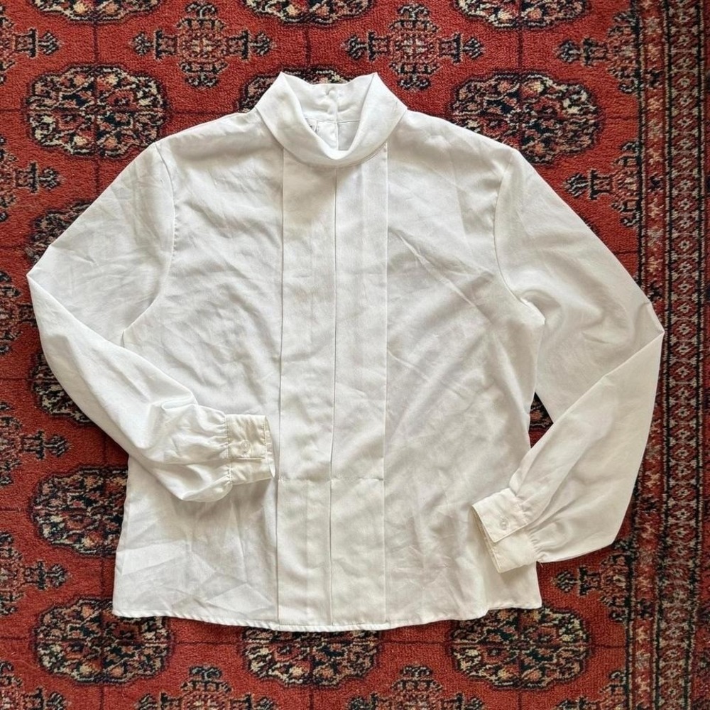 Helene St. Marie White Front‎ Center Pleat Dressy Pullover Blouse CLEAN